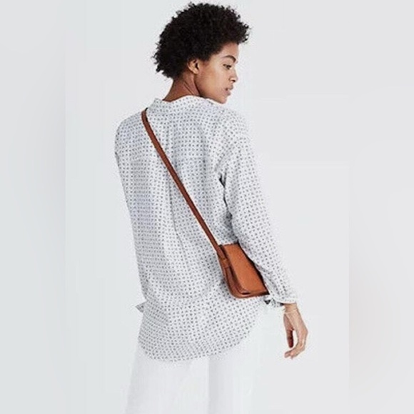 Madewell White Button Up Shirt with Navy Dots Size Medium - Picture 2 of 11